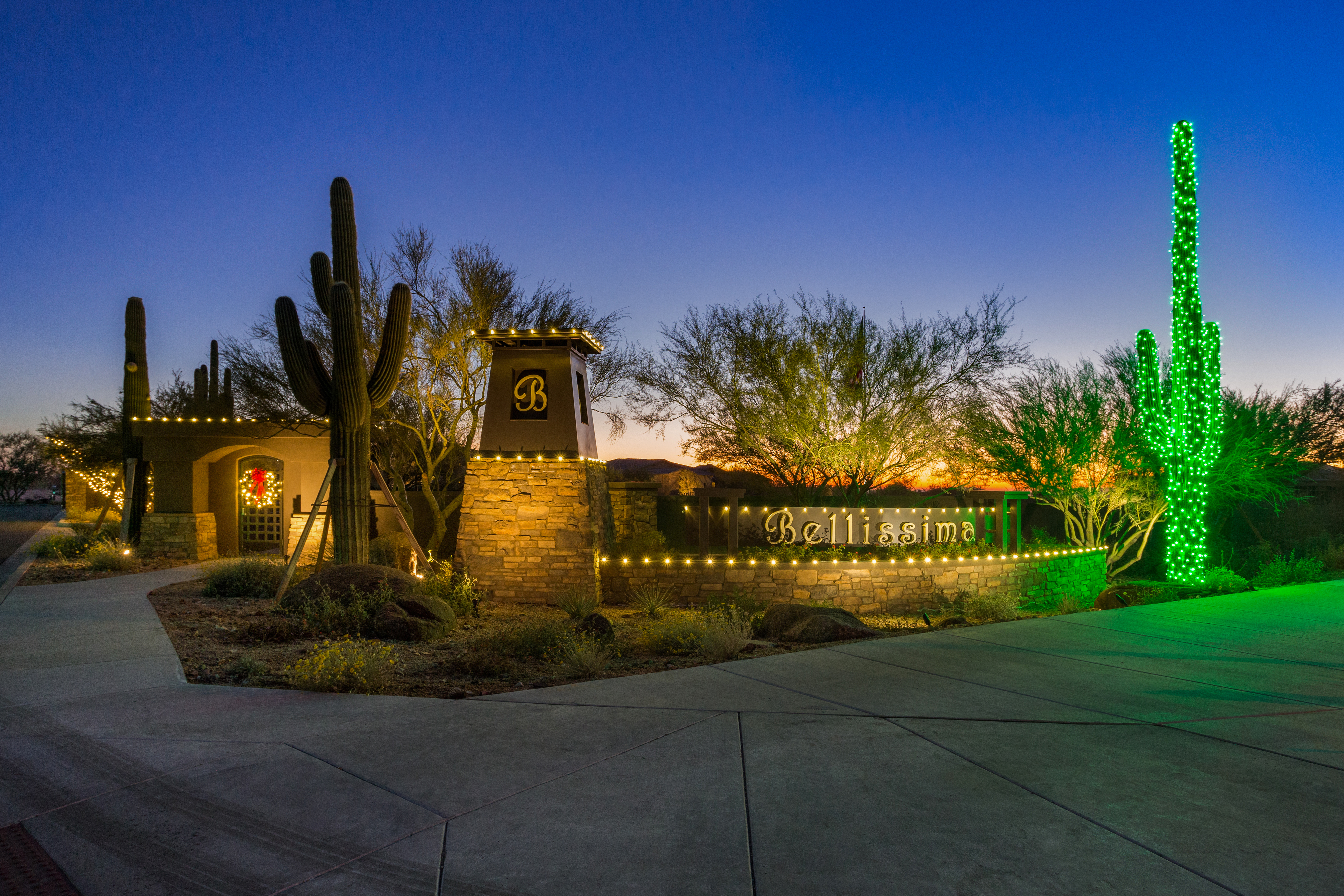 Cave Creek, AZ – Commercial Holiday Lighting
